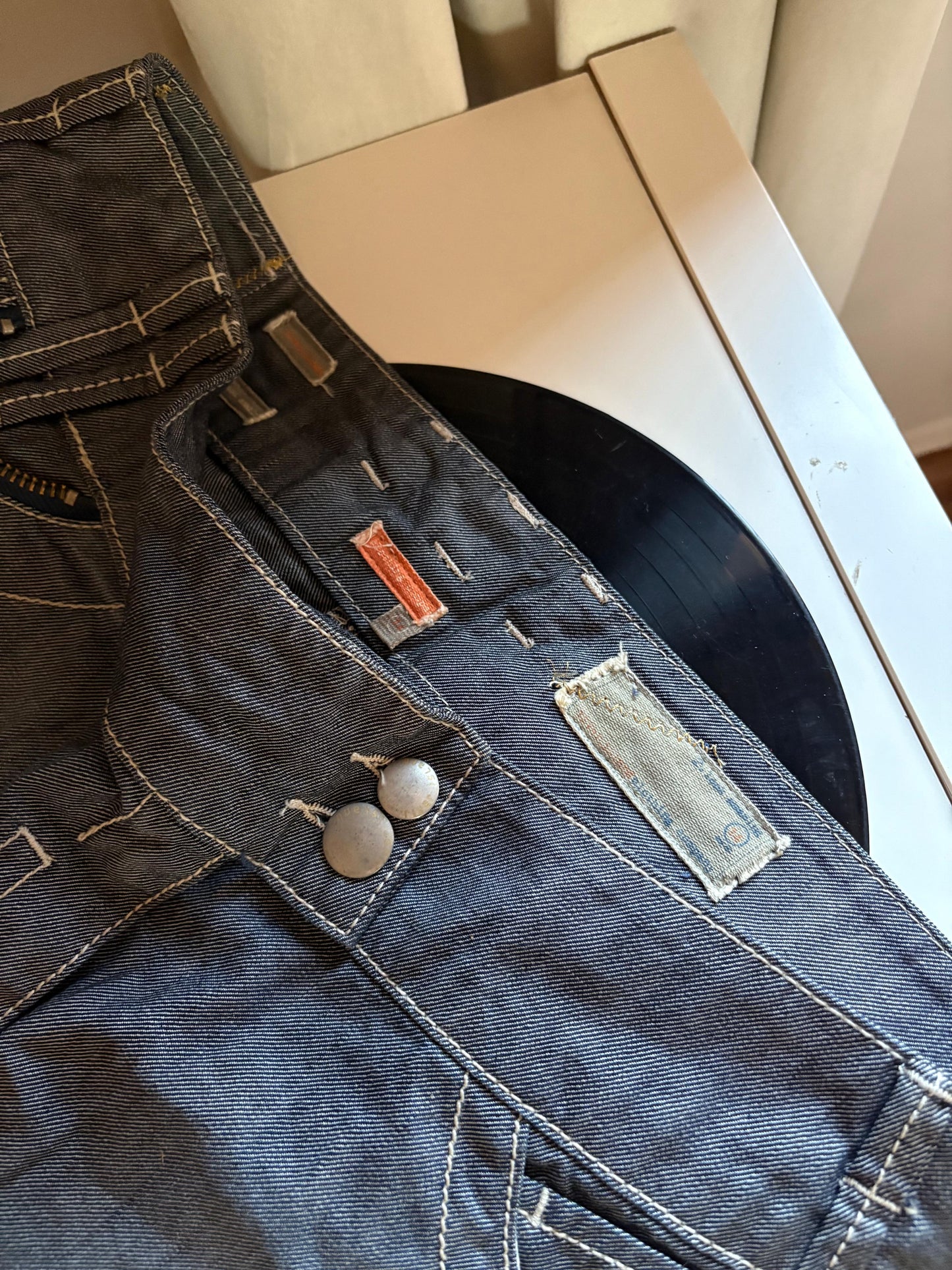 2000s mini denim low rise skirt