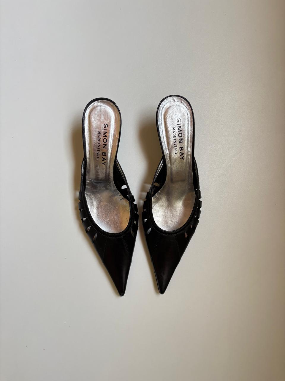 Simon Bay vintage pointy leather heels