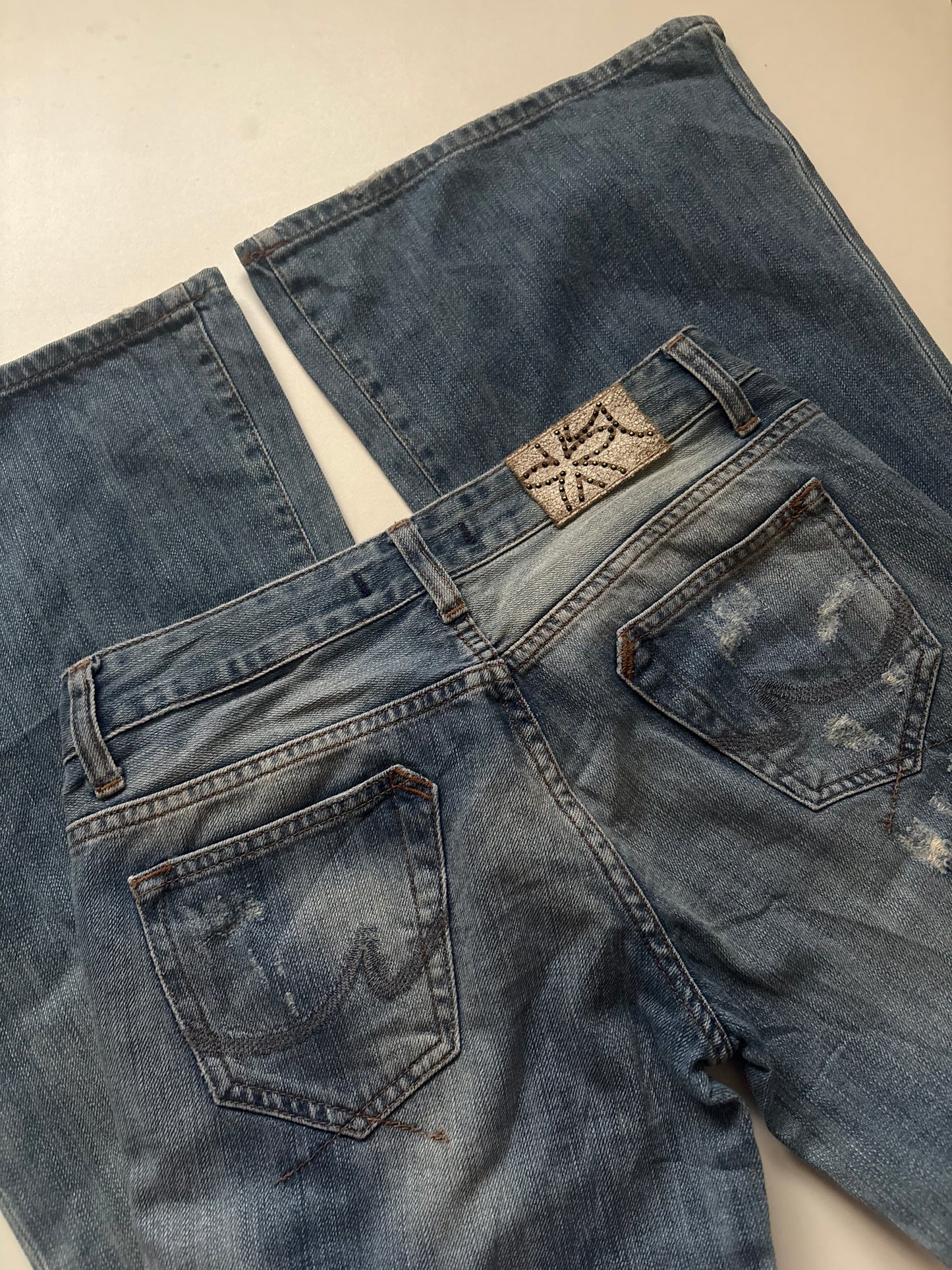 Low rise 2000s flared jeans