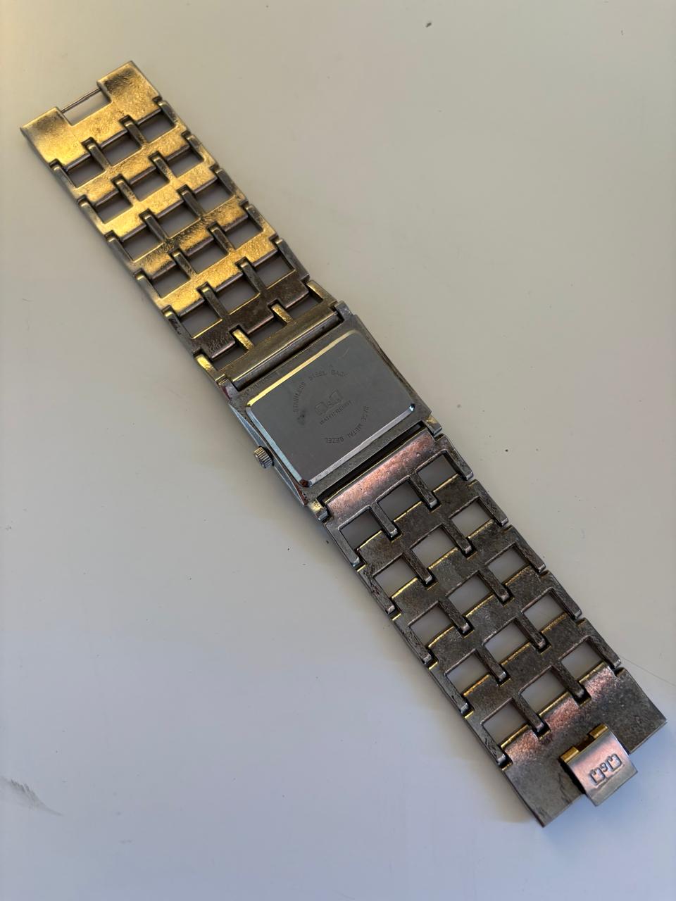Q&Q 2000s chunky watch