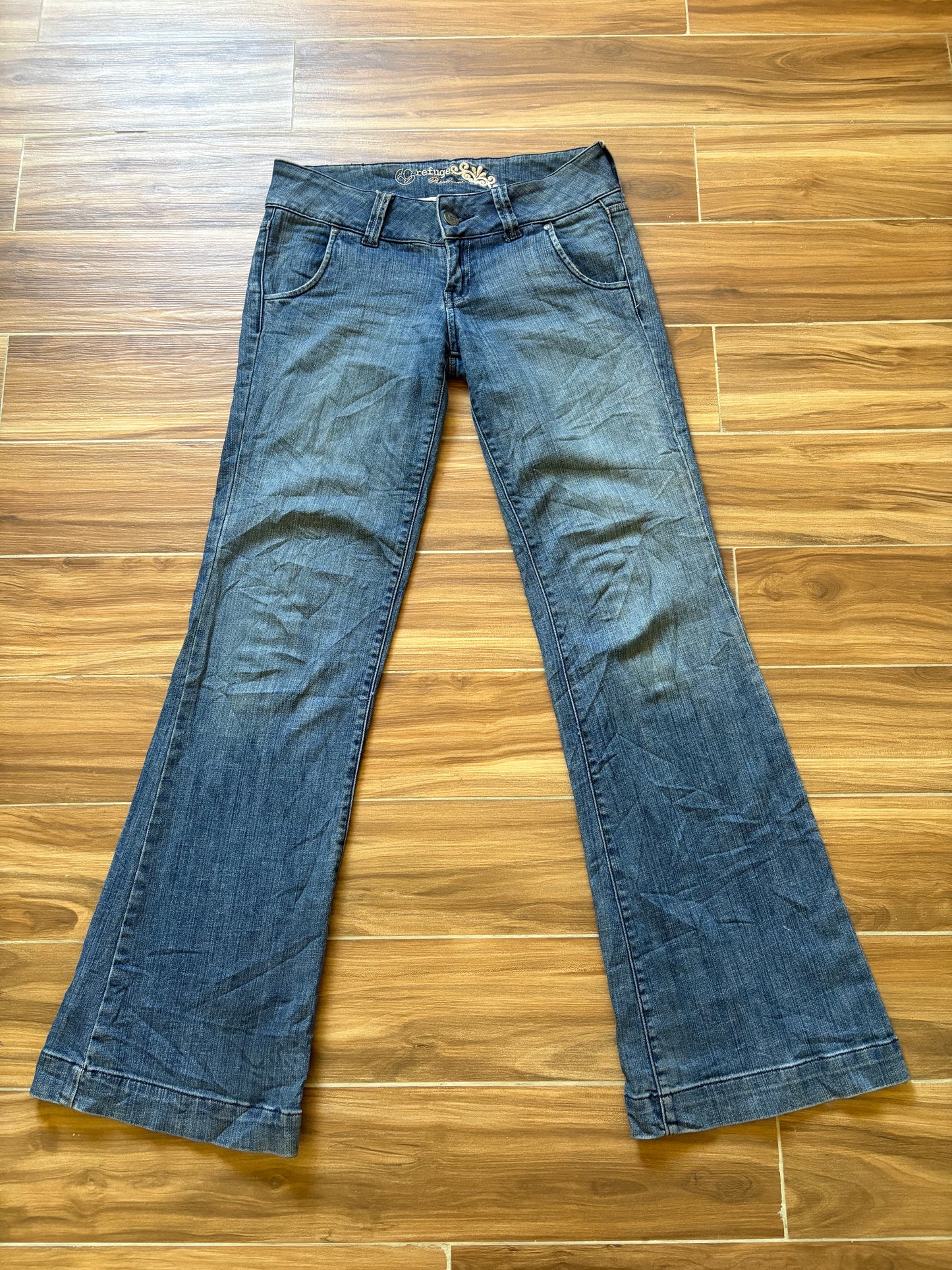 Refuge 2000s low waist flared jeans