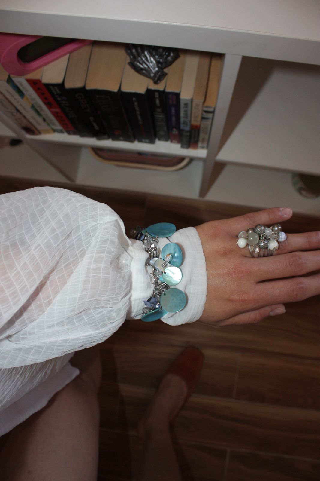 Blue shell bead bracelet