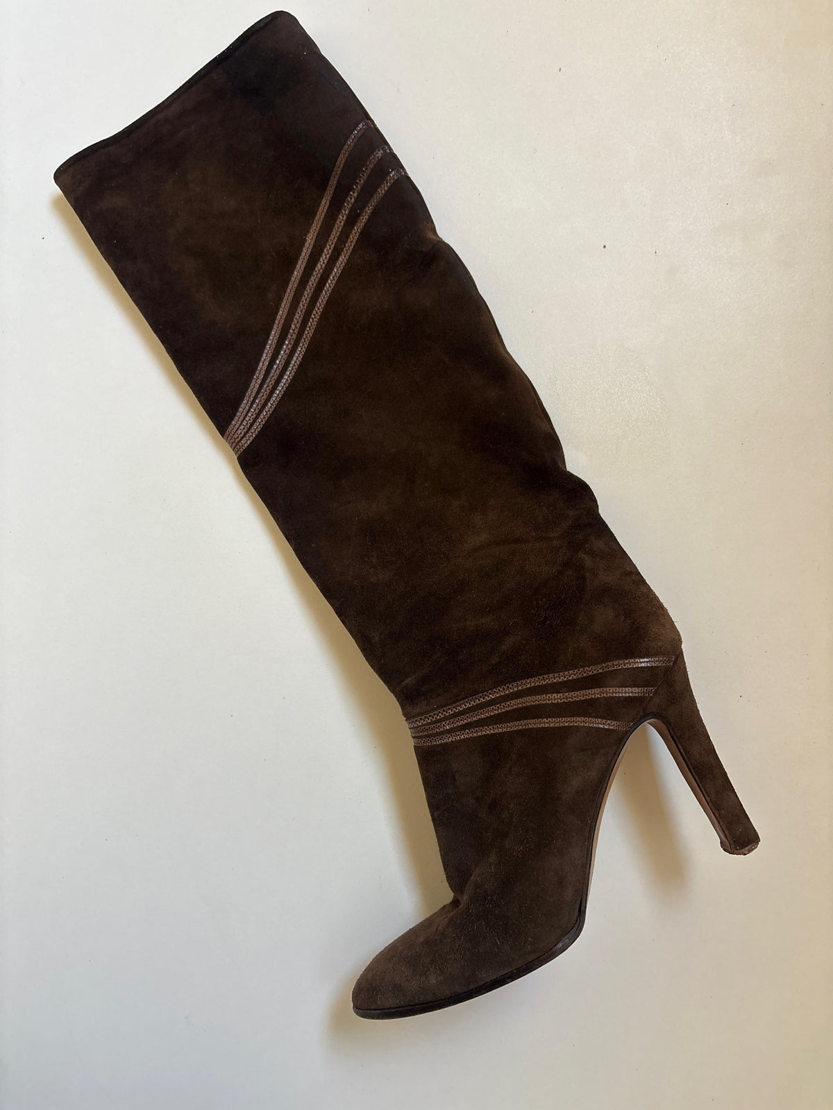 Suede brown boots