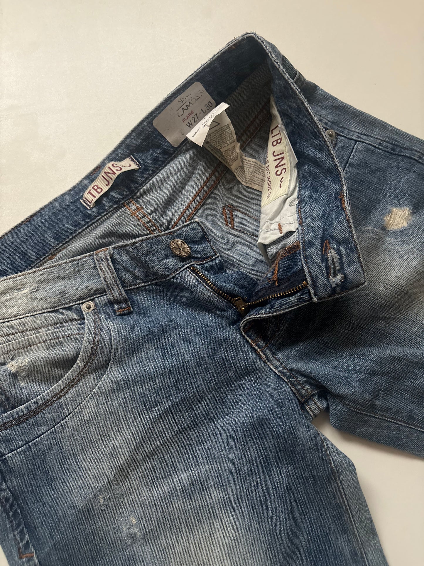 Low rise 2000s flared jeans