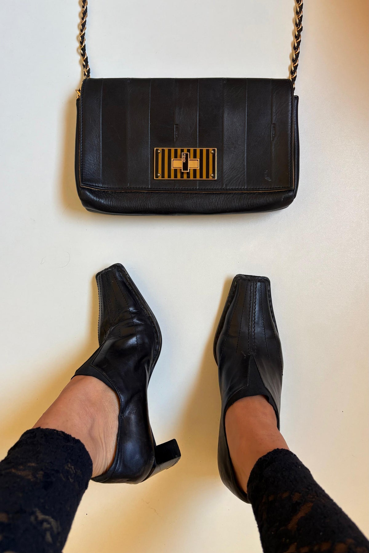 5th Avenue leather heeled shoes
