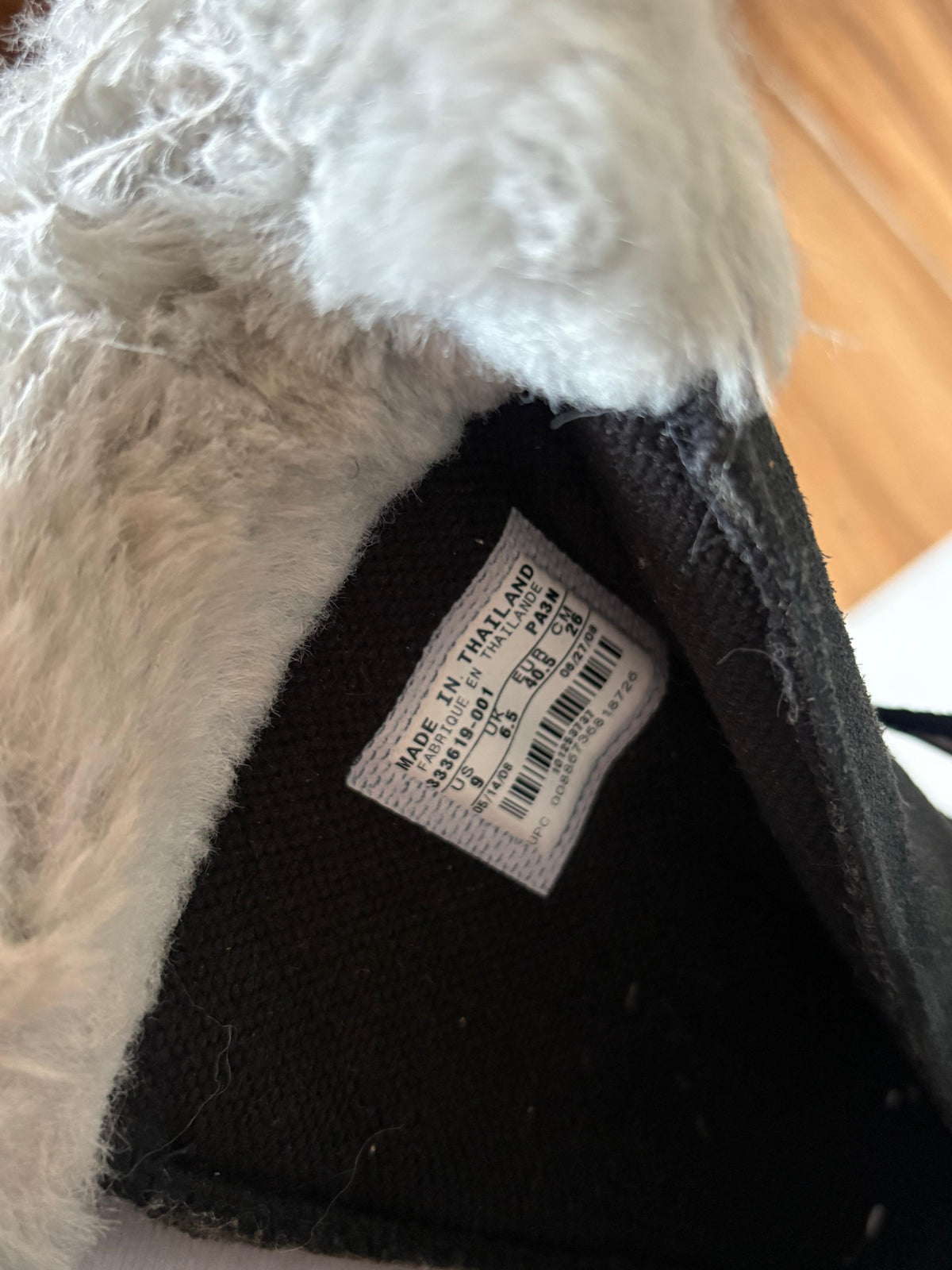 Nike suede fur boots