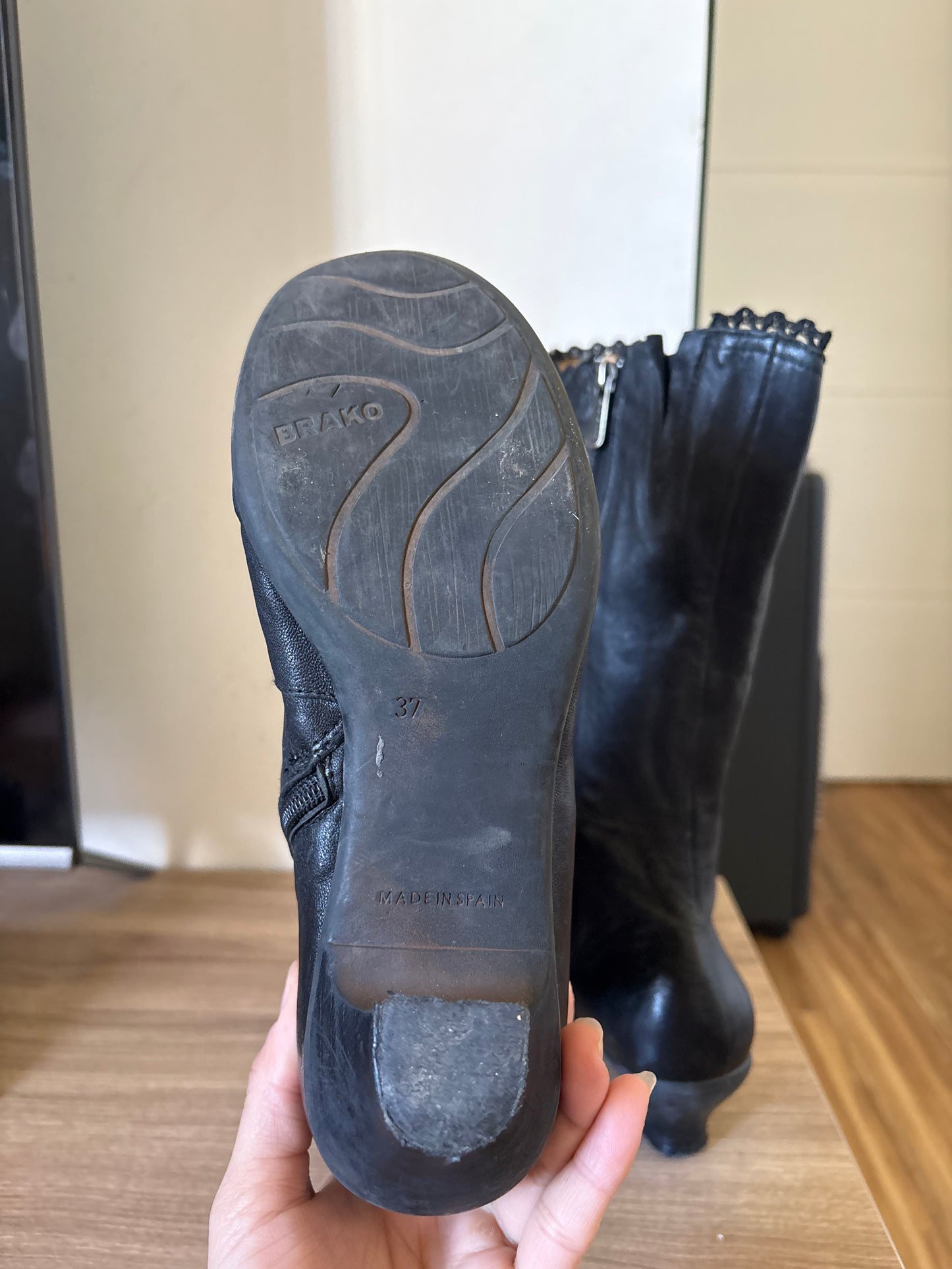 Brako leather kitten heeled boots