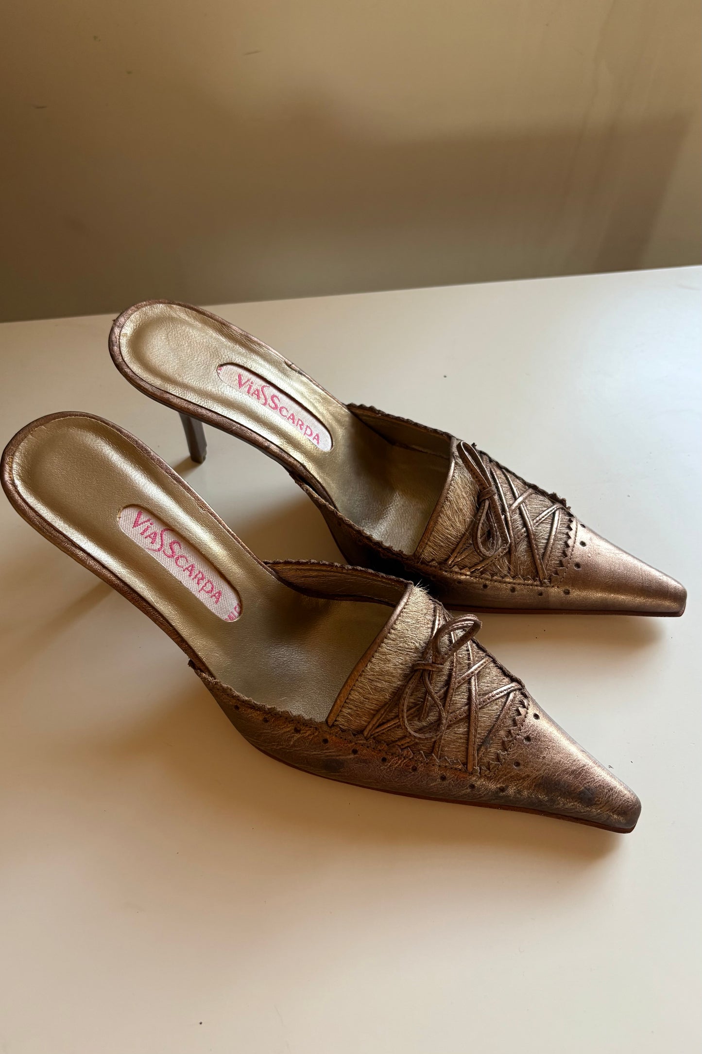 Viasscarda vintage pointed toe mule heels