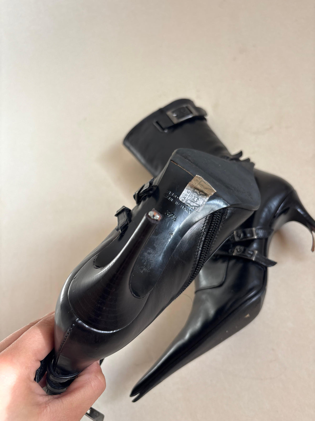 Vintage 2000s leather boots