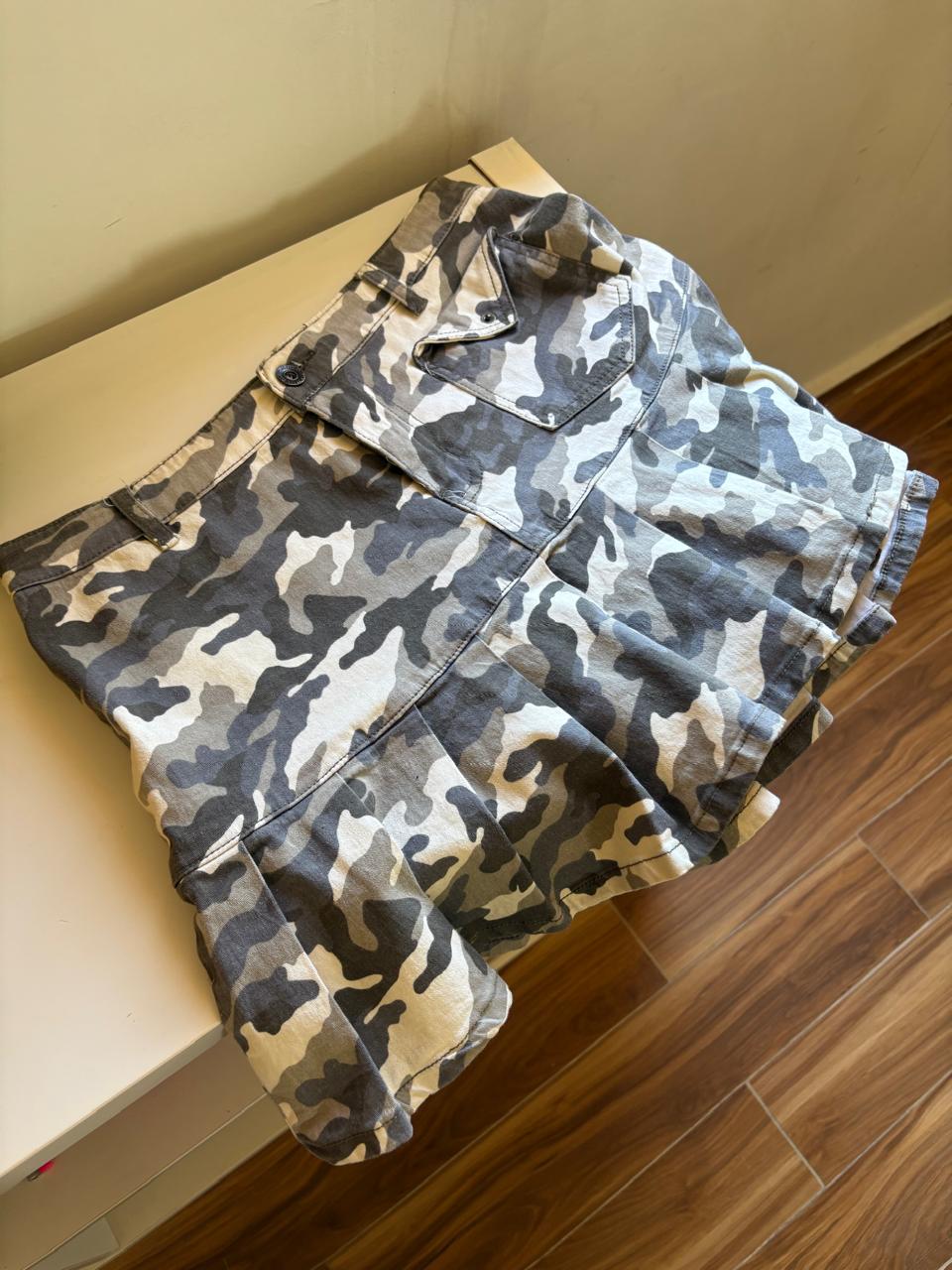 Camo pleated mini skirt