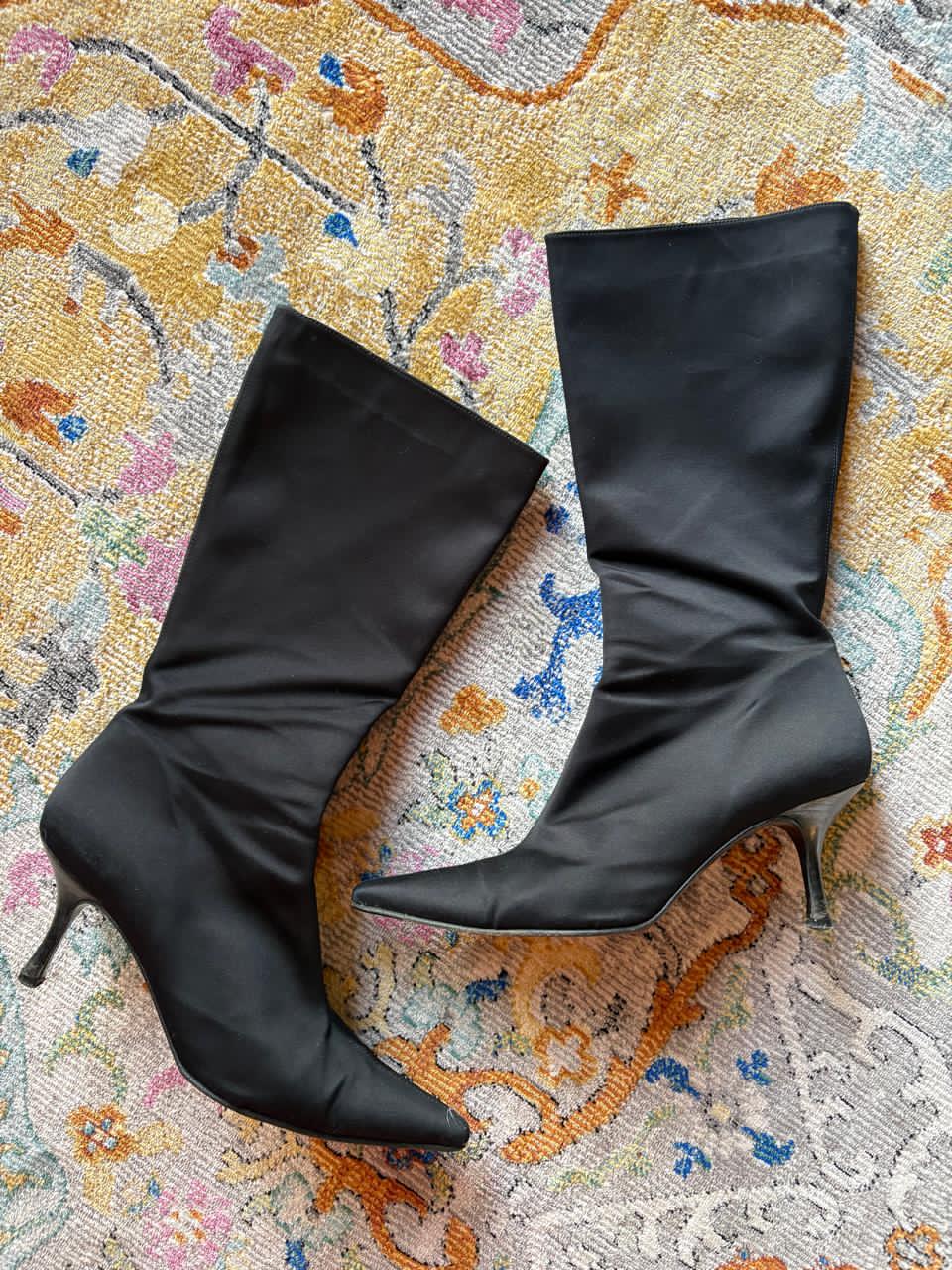 Massimo Dutti satin like pointy heeled boots