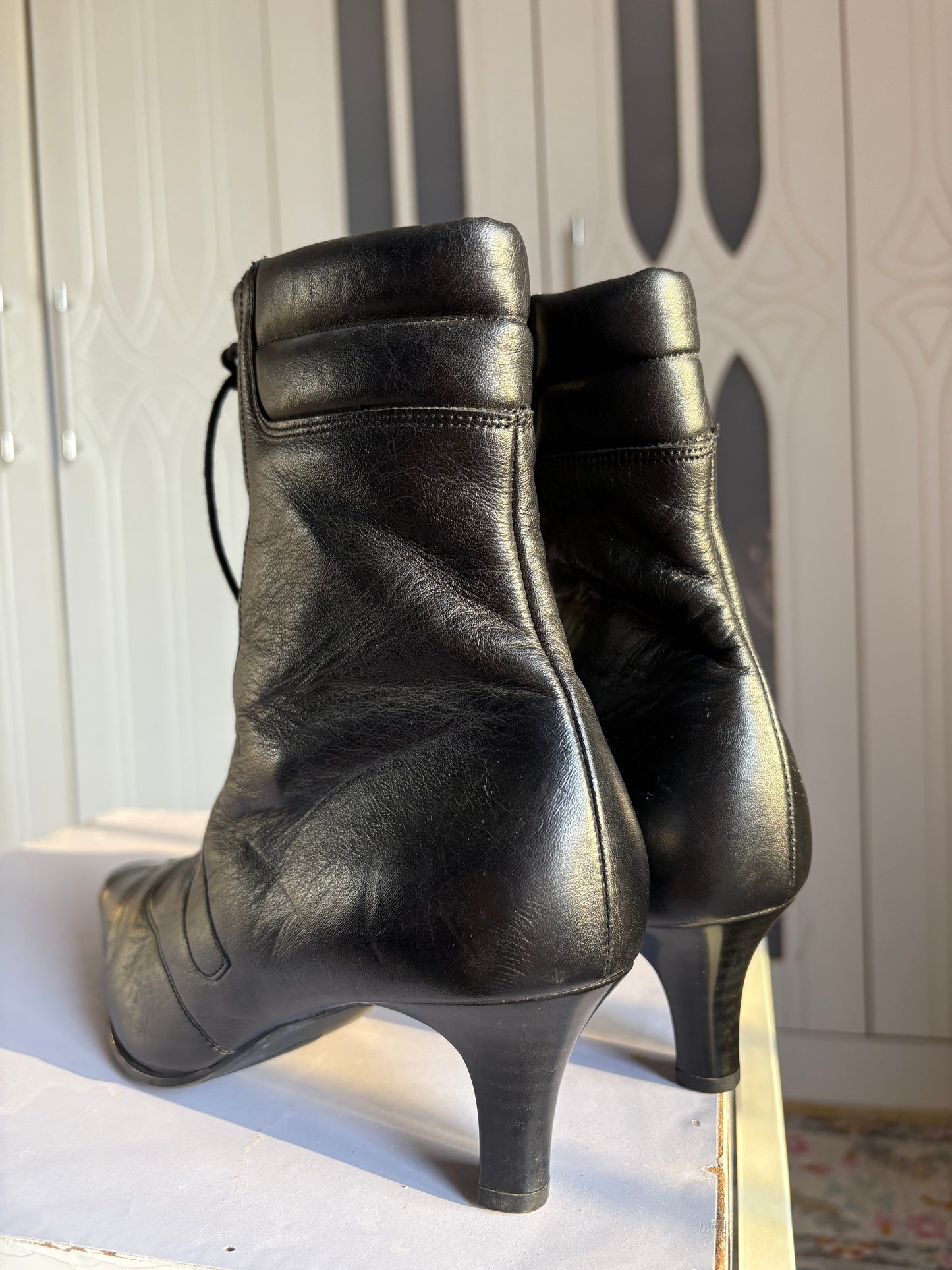 vintage leather lace up pointy boots
