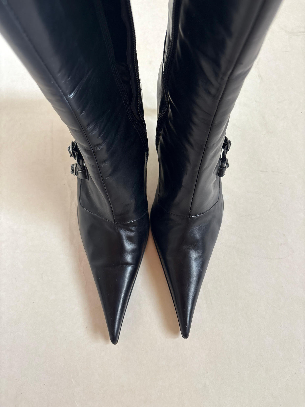Vintage 2000s leather boots