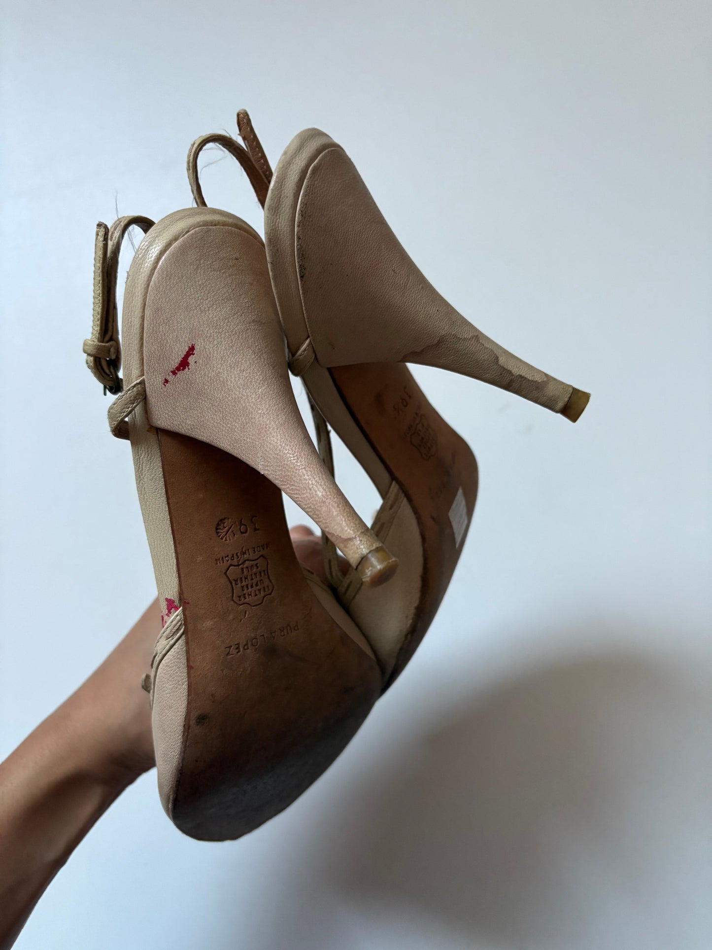 Pure Lopez leather pointy heels