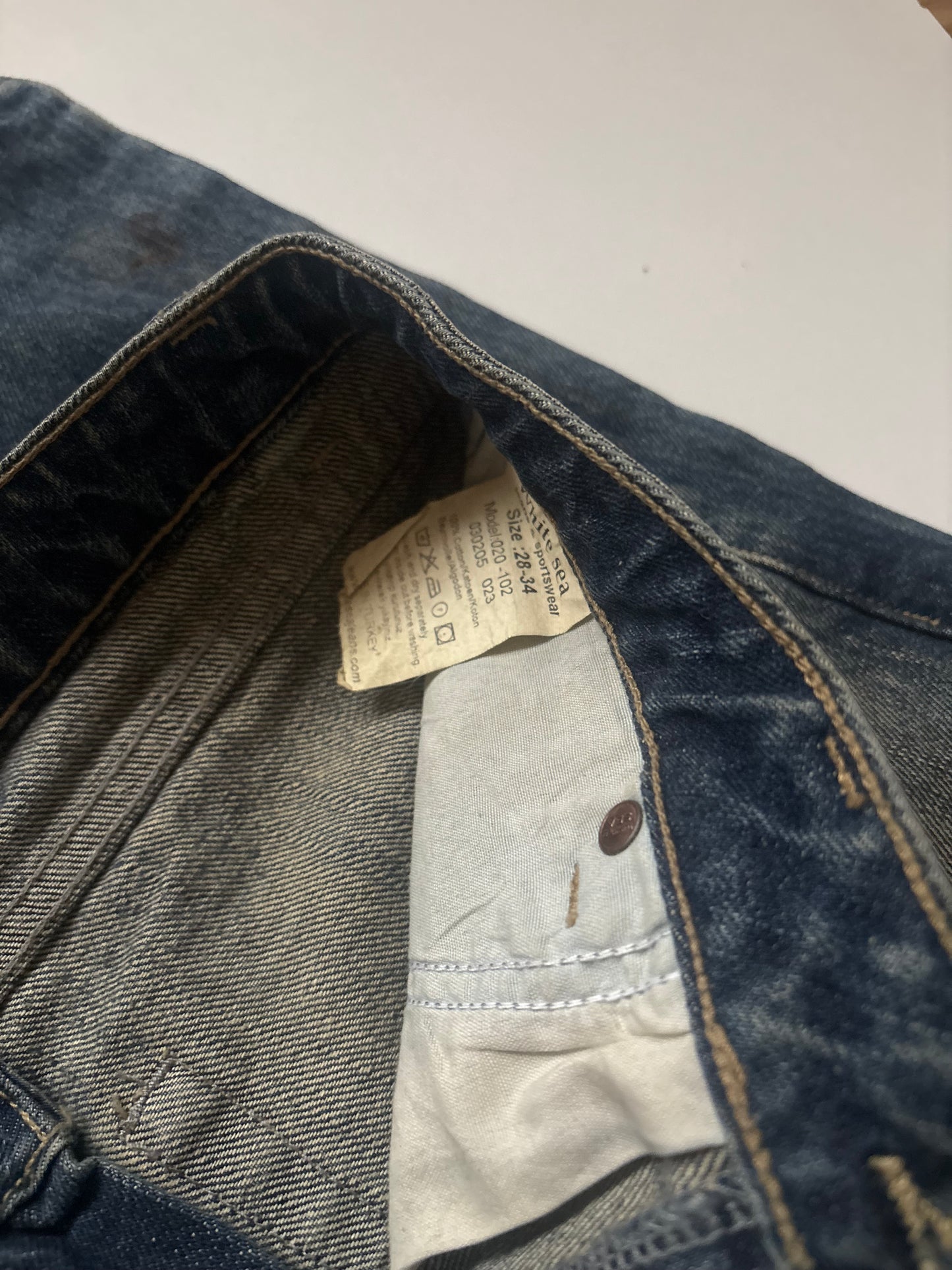 Dead-stock nwt low waist jeans