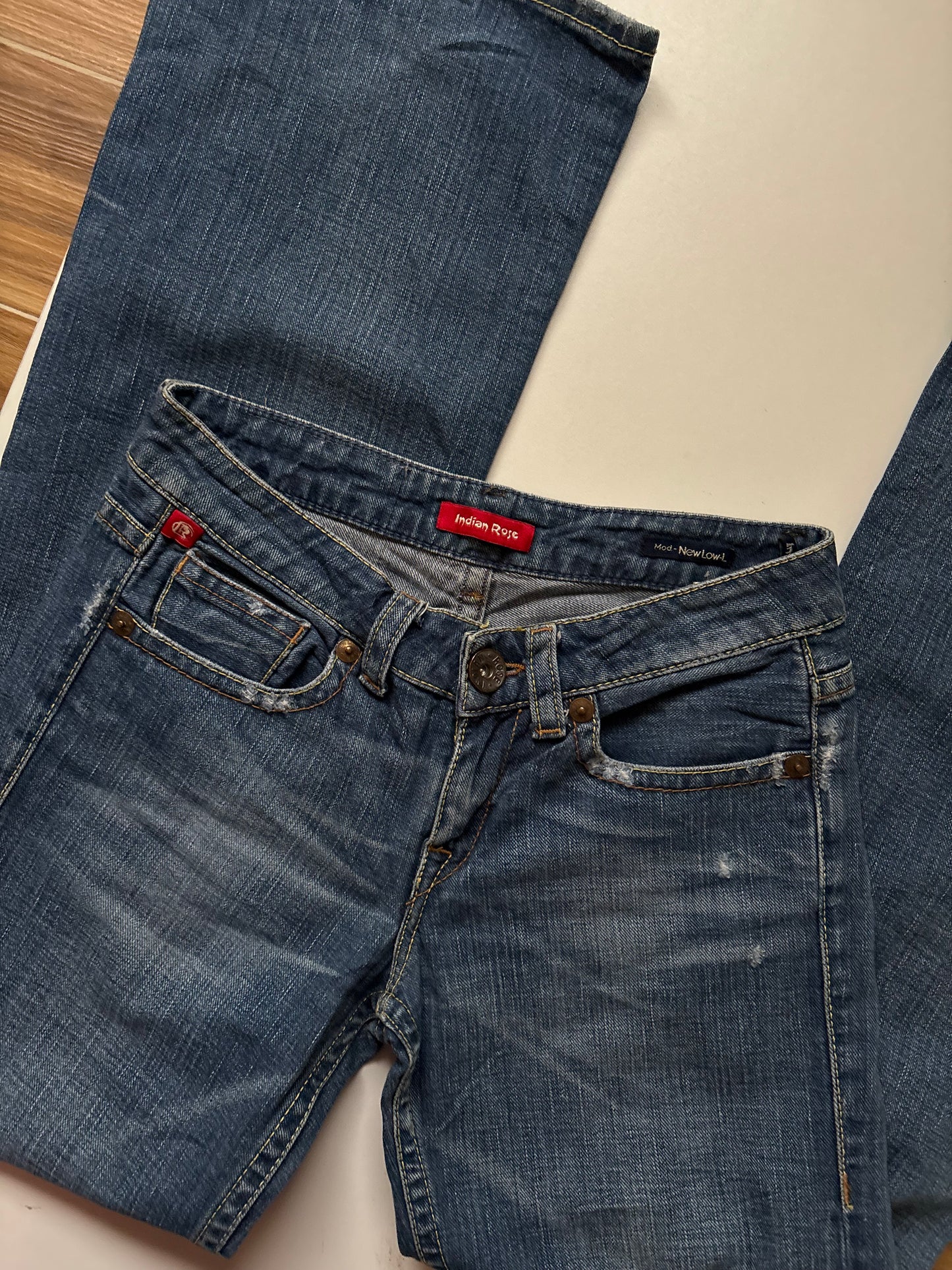 2000s low waist jeans