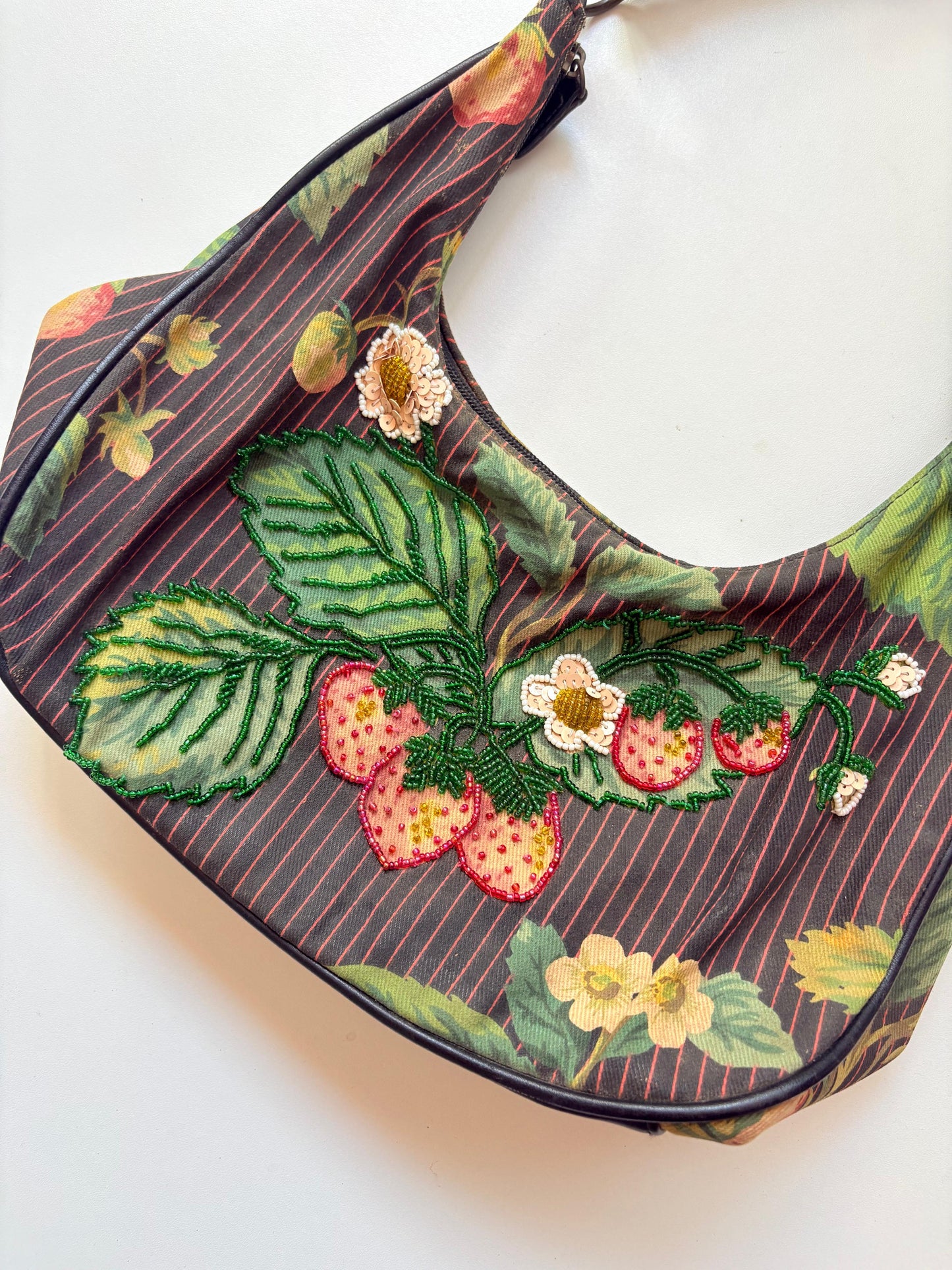 Floral beaded shoulder bag