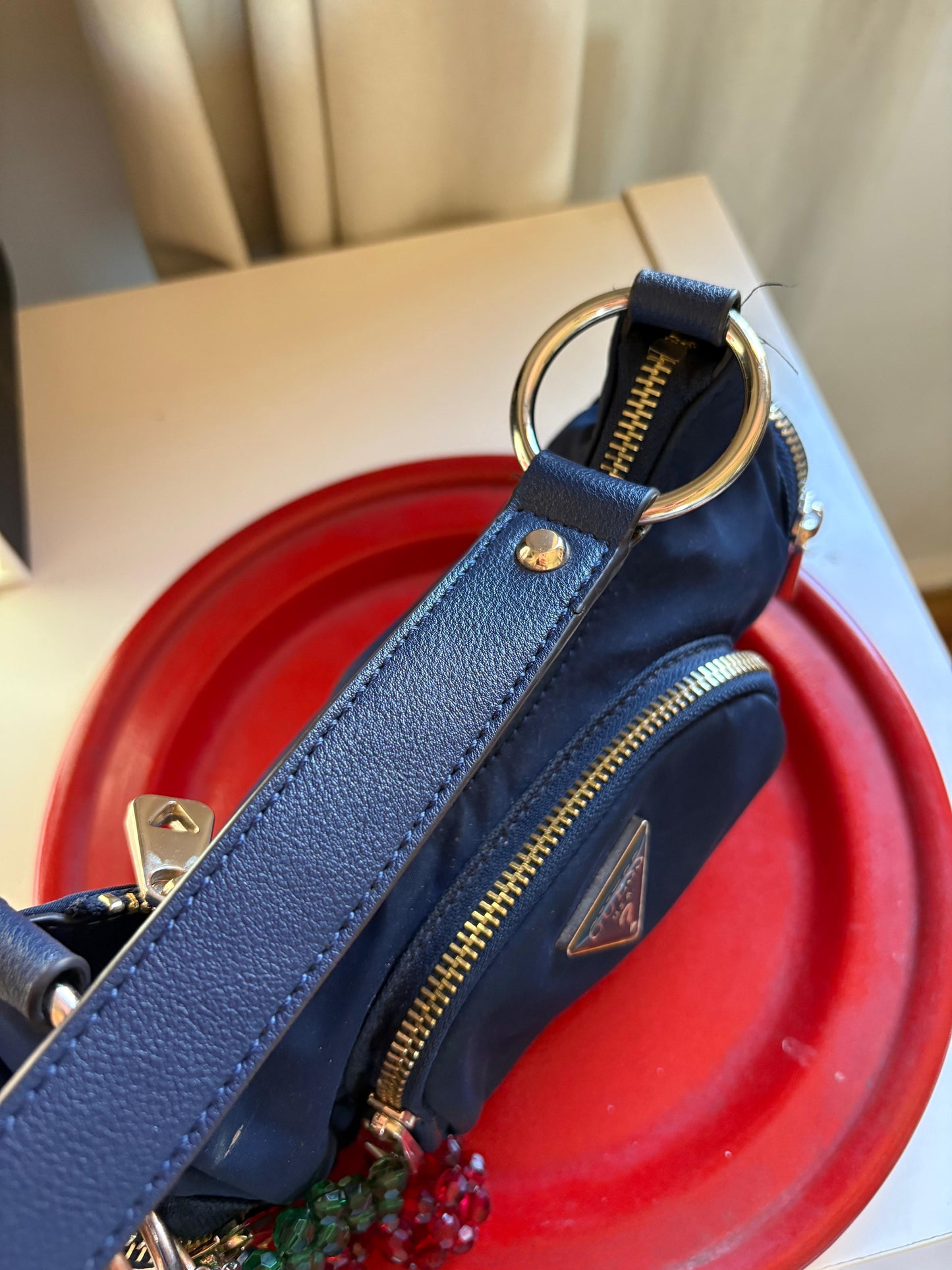 Guess mini multipocket bag