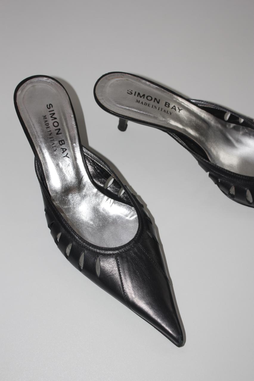 Simon Bay vintage pointy leather heels