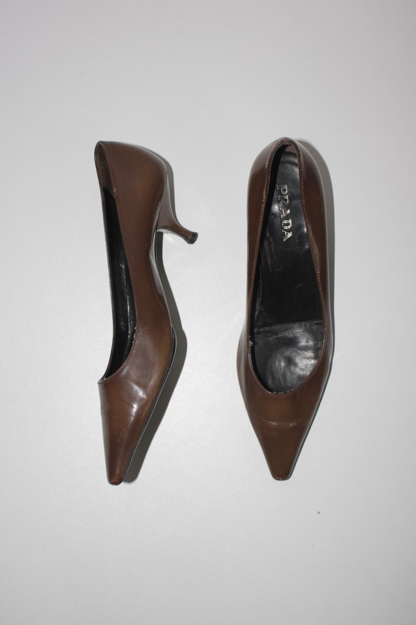 Vintage Prada kitten pointy heels