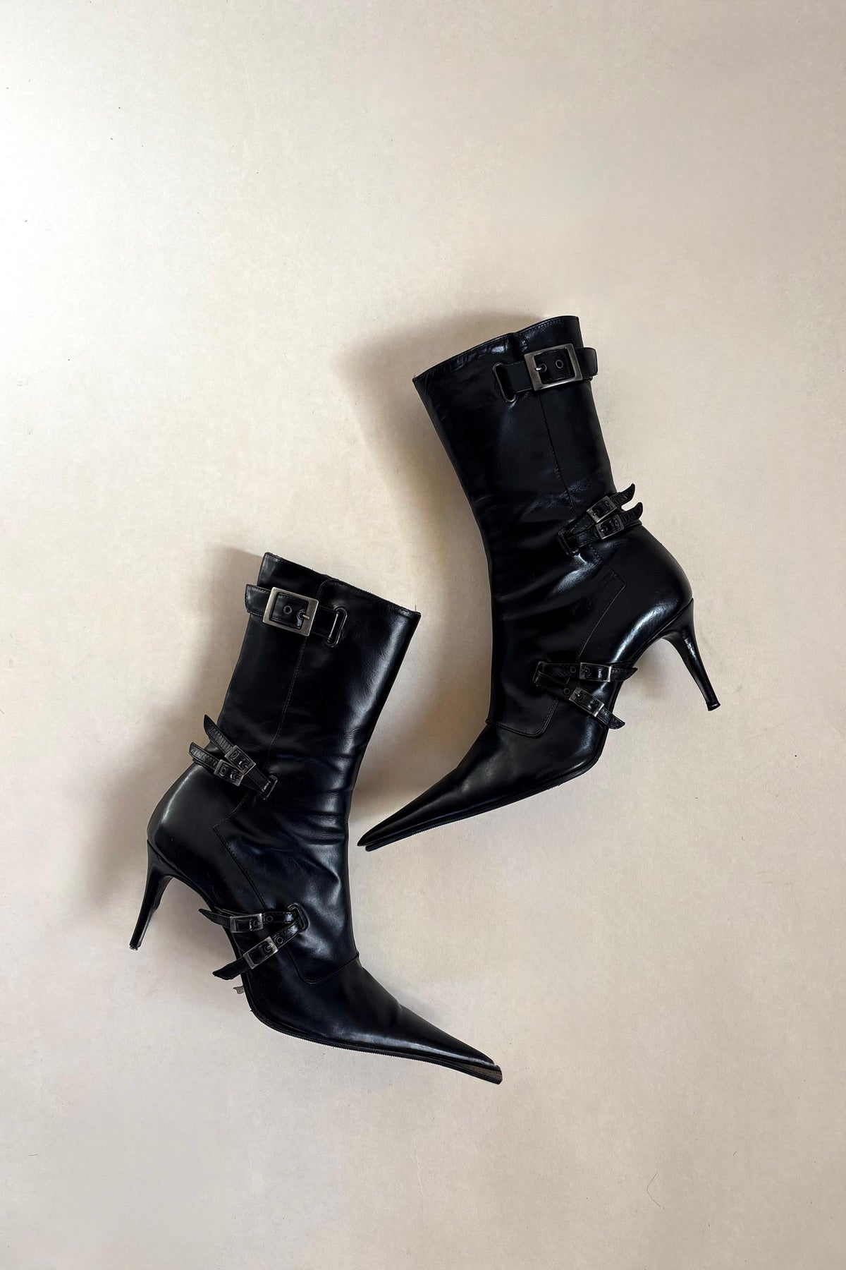 Vintage 2000s leather boots