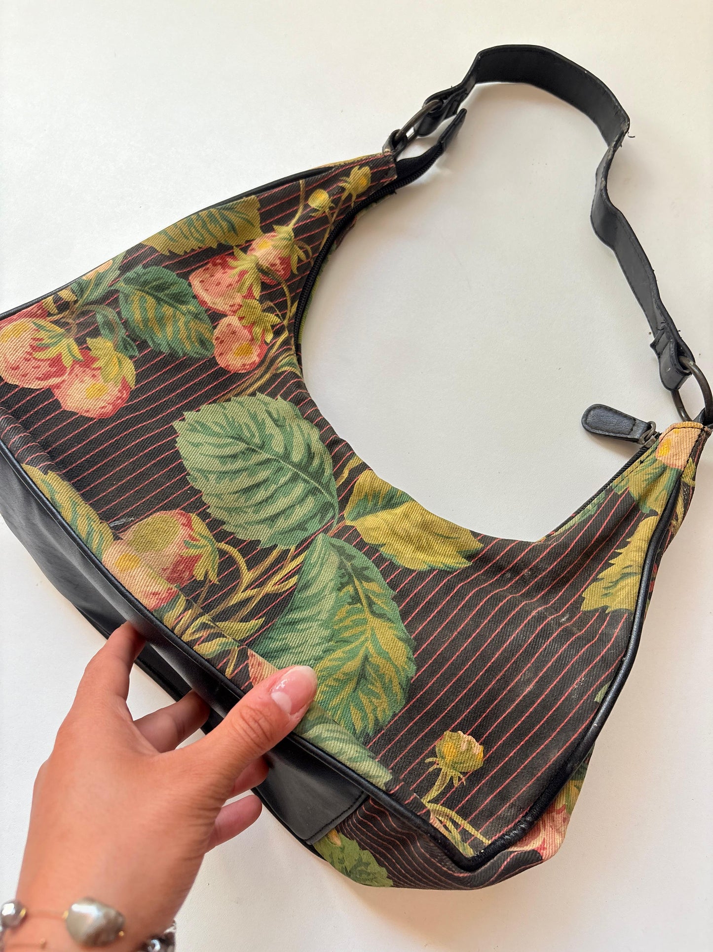 Floral beaded shoulder bag